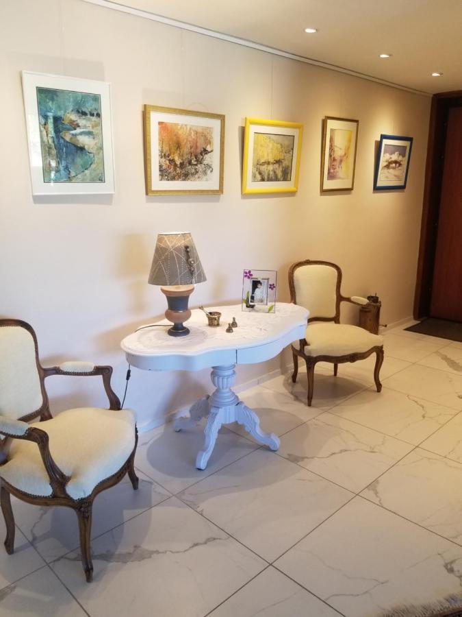オランジュ Antony Real Bed & Breakfast エクステリア 写真